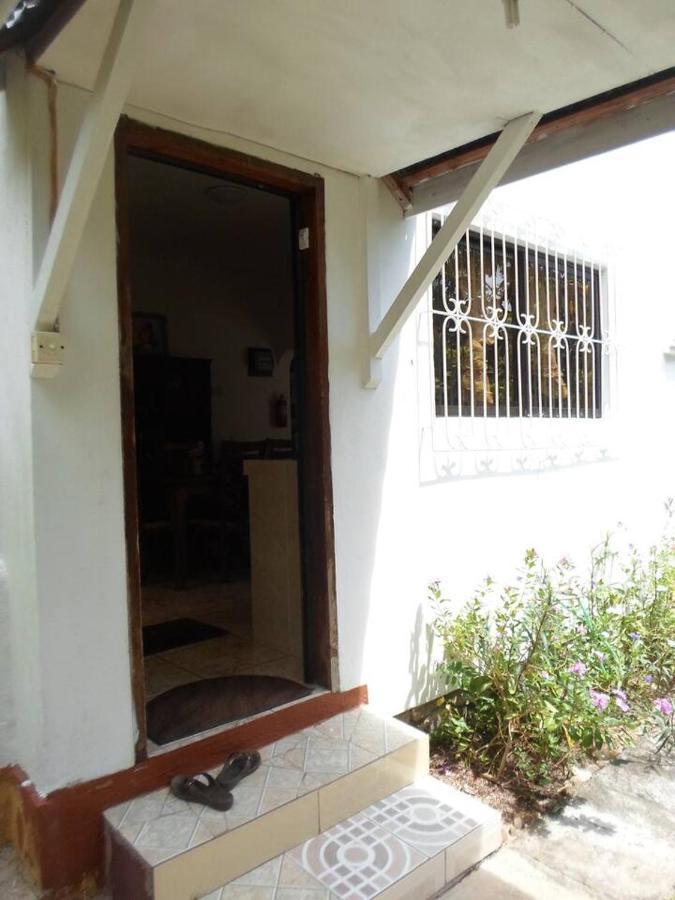 Gigi'S Self Catering Apartment Port Glaud Exterior foto