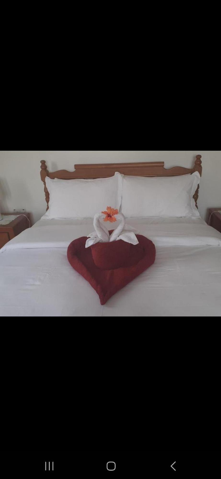 Gigi'S Self Catering Apartment Port Glaud Zimmer foto